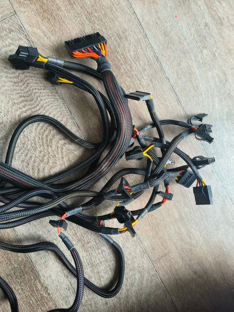 XFX Pro 550W Core Edition 80 Plus Bronze Atx Psu Power Supply Fully Wired Edition 
