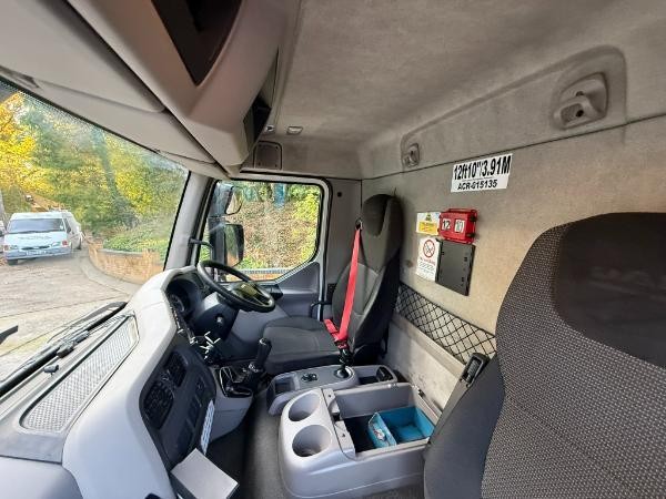 Daf LF220 Day Cab 28ft Box Body 4x2