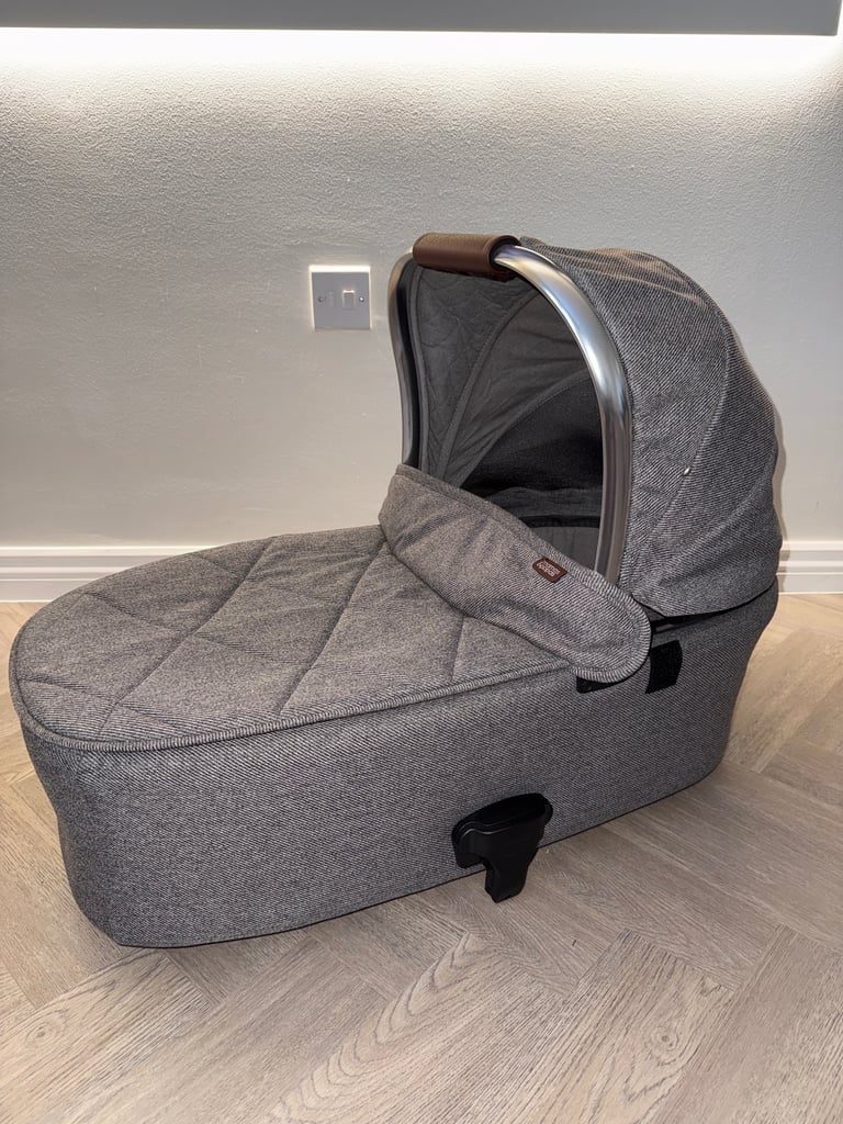 image for Mamas & Papas Ocarro Signature Edition Carrycot
