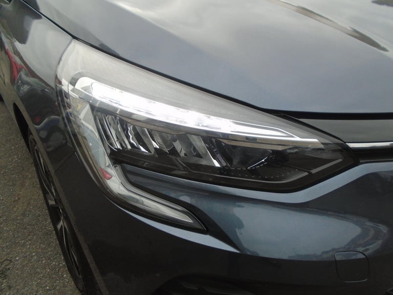 2022 Renault Clio 1.0 TCe Iconic Euro 6 (s/s) 5dr HATCHBACK Petrol Manual