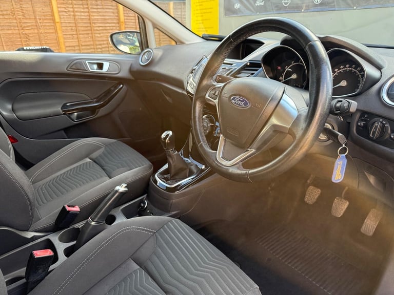 2015 Ford Fiesta 1.25 Zetec Euro 6 5dr HATCHBACK Petrol Manual