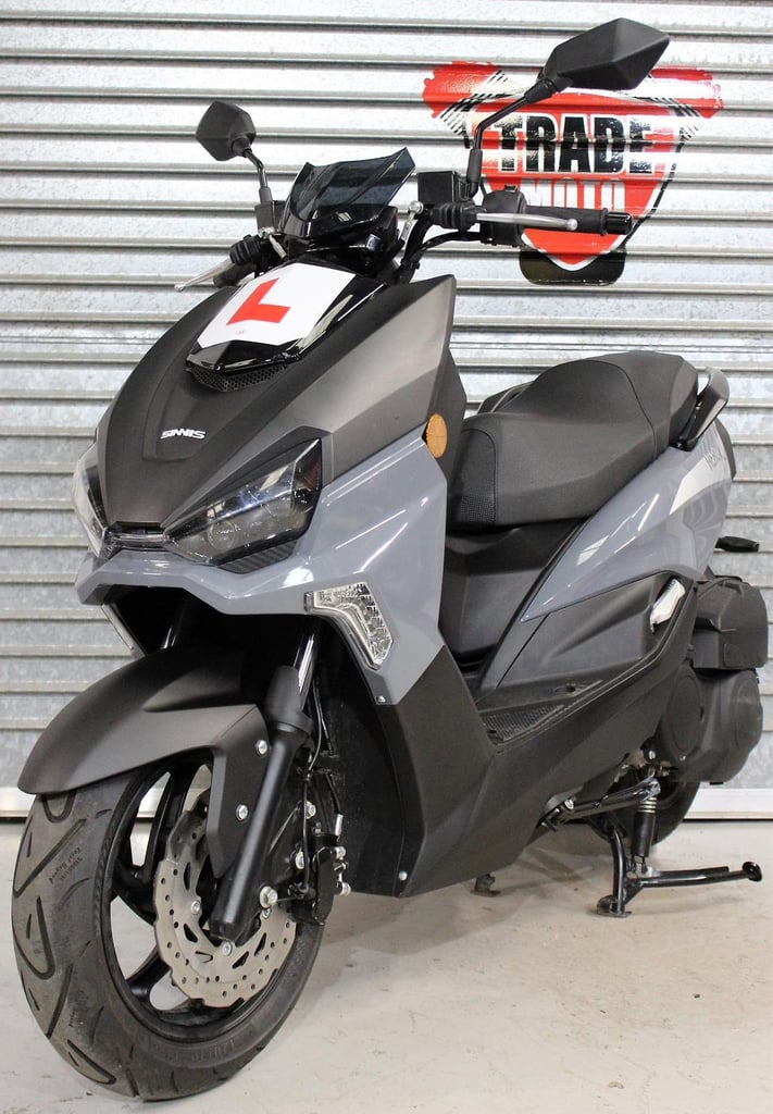 2023 23 SINNIS LH 125 T-22 HERO X GREY LEARNER LEGAL SCOOTER 540 MILES TRADESALE