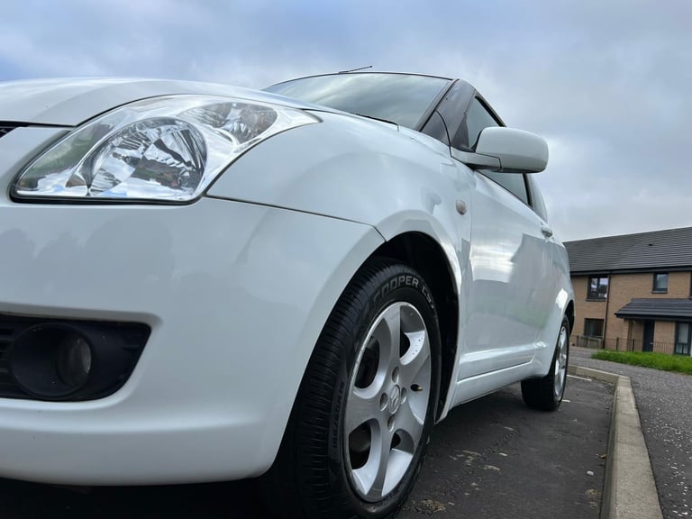 SUZUKI SWIFT 1.3 PETROL ONLY 36.000 LOW MILES MOT MARCH 26 FANTASTIC CONDITION 