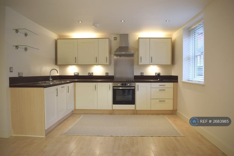 2 bedroom flat in Jenner House, Nottingham, NG3 (2 bed) (#2683985)