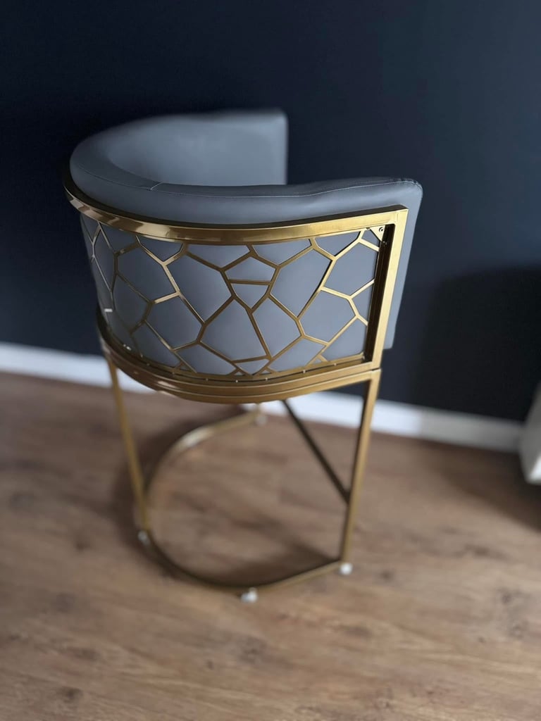 6x Bar stools, high chairs 