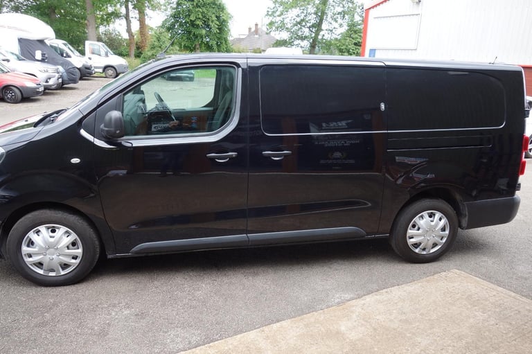 Vauxhall Vivaro 3100 2.0d 145PS Dynamic H1 Van Auto DIESEL AUTOMATIC 2022/22