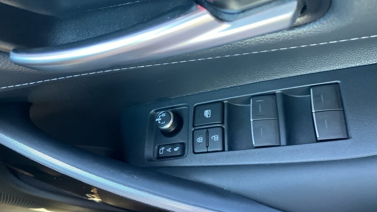 2022 Toyota Corolla 1.8 VVT-i Hybrid Design 5dr CVT Hybrid Hatchback Hatchback Hybrid Automatic