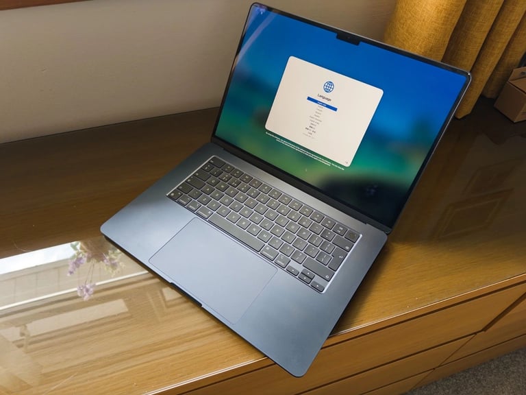 Apple Macbook Air 15-inch M3, 24GB RAM, 512GB SSD, Midnight - Warranty