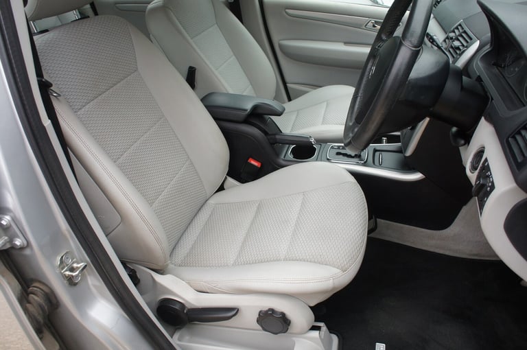 2011 Mercedes-Benz A-Class A160 Avantgarde SE 5dr CVT Auto HATCHBACK Petrol Automatic