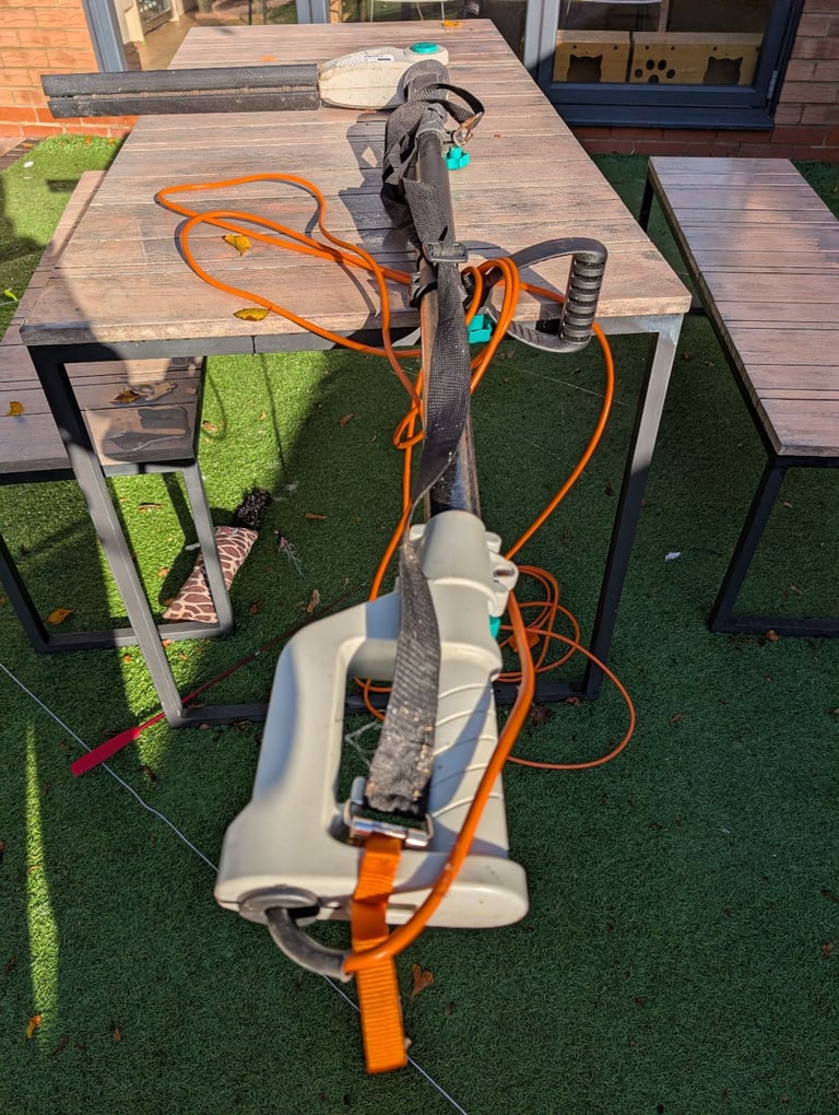 Telescopic multi angle hedge trimmer 