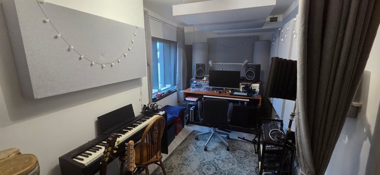 Large Bright Soundproof Music Recording / Production Studio In Clapton / Leyton E10