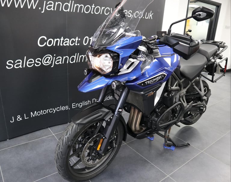 Triumph Tiger Explorer XRX. 2 Owners, Genuine Triumph Metal Side Boxes