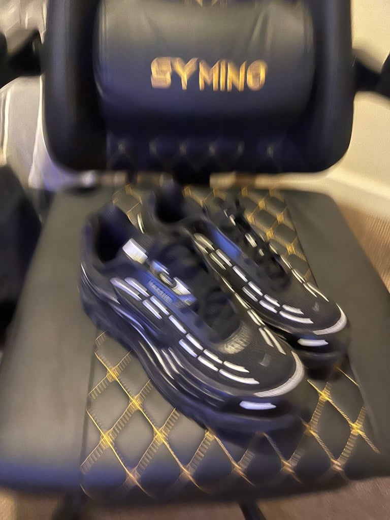 Air max to 2.5 size 10