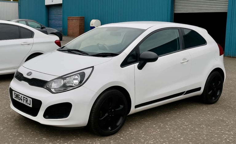 2015 Kia Rio 1.4 Rio 3 ISG 3dr Black Edition. Hatchback Petrol Manual