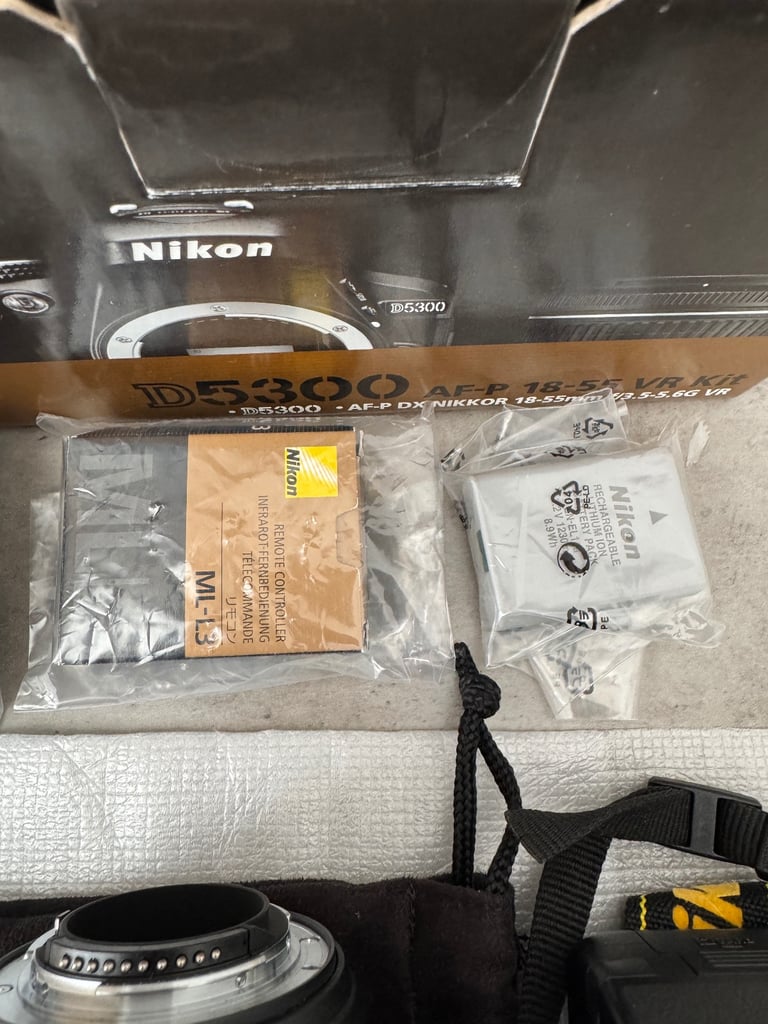 NEW Nikon DSLR D5300 camera with two lenses 18-45 mm and 70-300mm + Extras RRP £1800