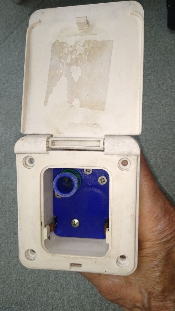 image for WHALE WATER PUMP CONNECTOR ES6001