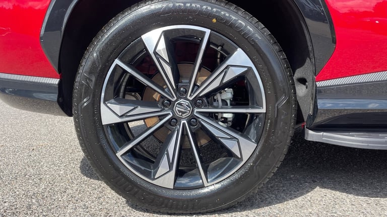 2024 MG HS Plug-in Hybrid 1.5 T-gdi Phev SE Au Hybrid