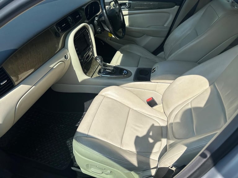  Jaguar XJ 4.2 XJ8 SE 4dr Petrol Automatic