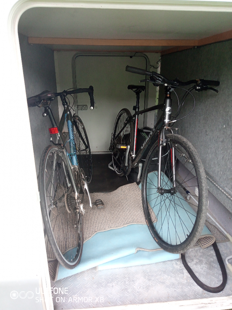 KNAUS 6 Berth motorhome with garage
