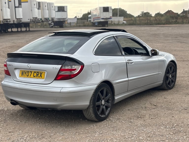 2007 Mercedes-Benz C-Class C220 CDI SE 3dr Auto COUPE Diesel Automatic - Image 3