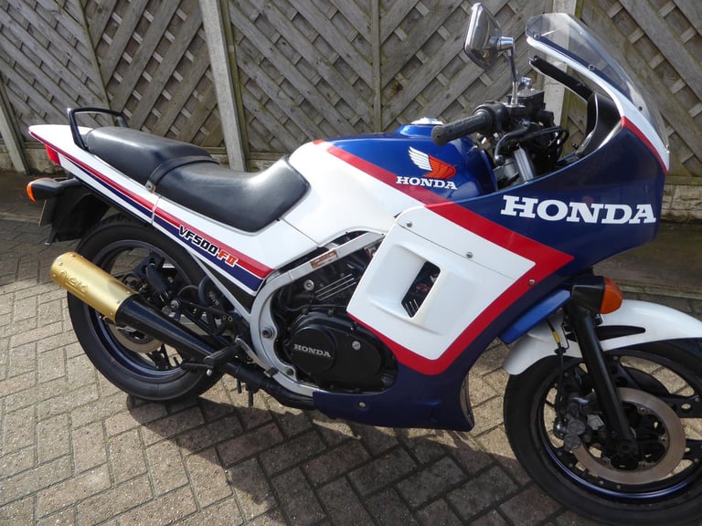 image for HONDA VF 500 F11 B REG OWNERS HAND BOOK WILL BE SERVICED AND 1 YEARS MOT