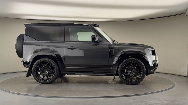 2025 Land Rover Defender 3.0 D250 X-Dynamic SE 90 3dr Auto ESTATE DIESEL Automatic