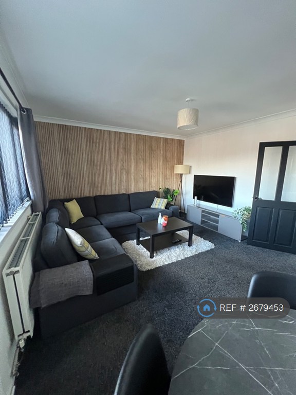 3 bedroom flat in Plumley Road, Handforth, Wilmslow, SK9 (3 bed) (#2679453)