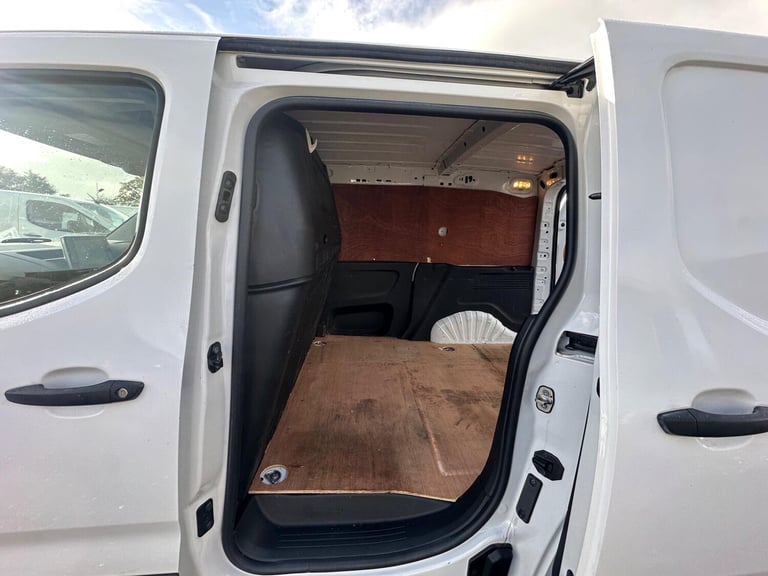 2020 Vauxhall Combo 1.6 Turbo D 2300 Sportive L1 H1 Euro 6 (s/s) 4dr PANEL VAN Diesel Manual