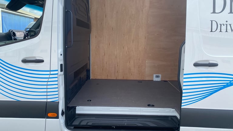 2025 Mercedes-Benz Sprinter 100kW 113kWh Pro Van Auto PANEL VAN ELECTRIC Automatic