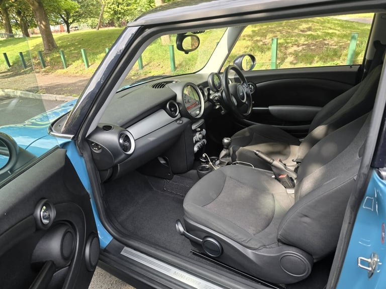 2009 MINI Hatch 1.6 Cooper 3dr HATCHBACK Petrol Manual