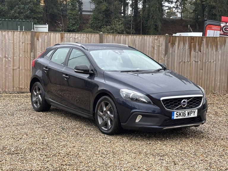 2016 Volvo V40 Cross Country 2.0 D2 Lux Hatchback 5dr Diesel Auto Euro 6 (s/s) (120 ps) Hatchback...