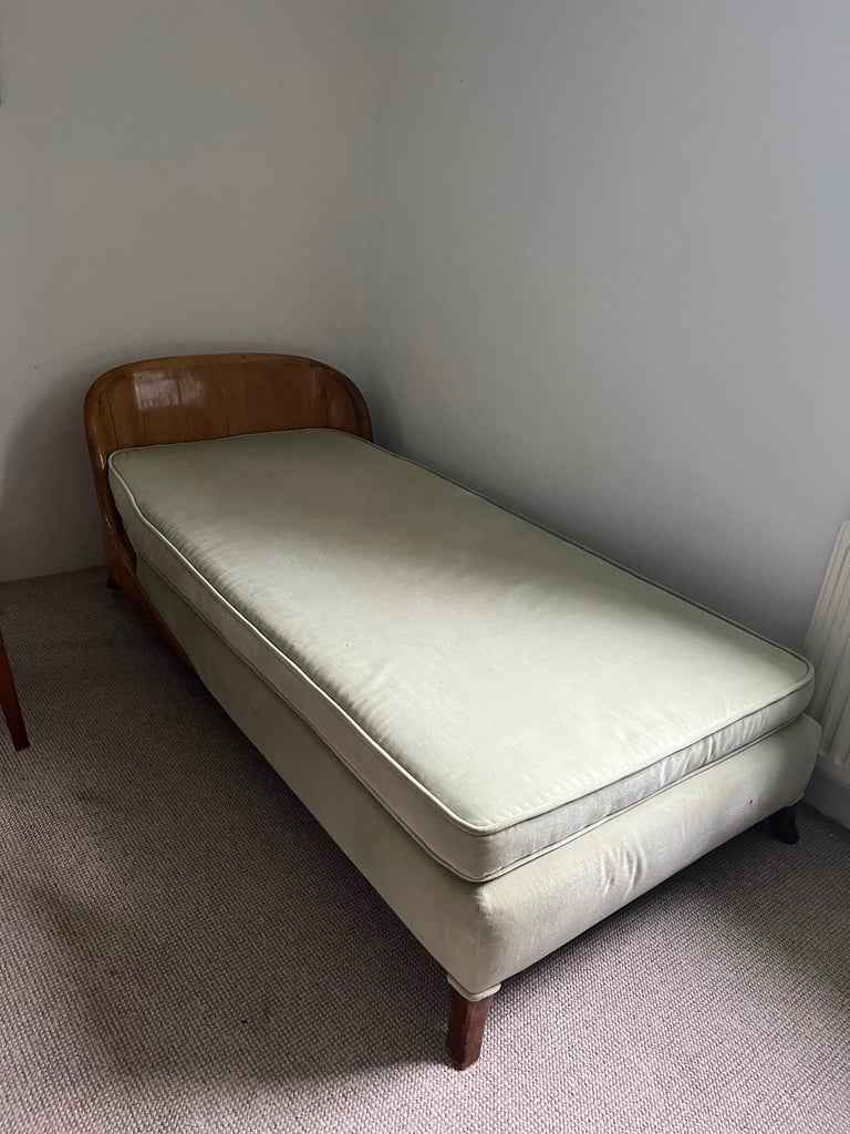 image for unique Authentic Art Deco Day Bed 
