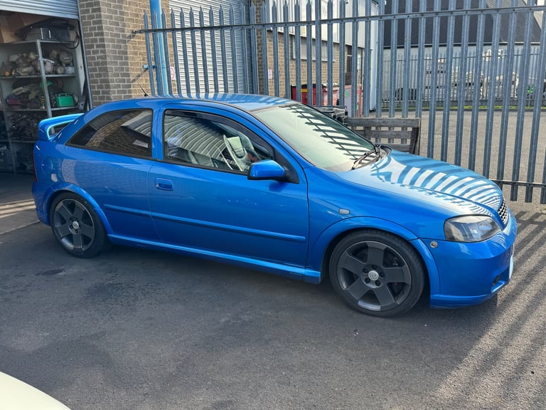 image for Astra Gsi Mk4 Rolling Shell 