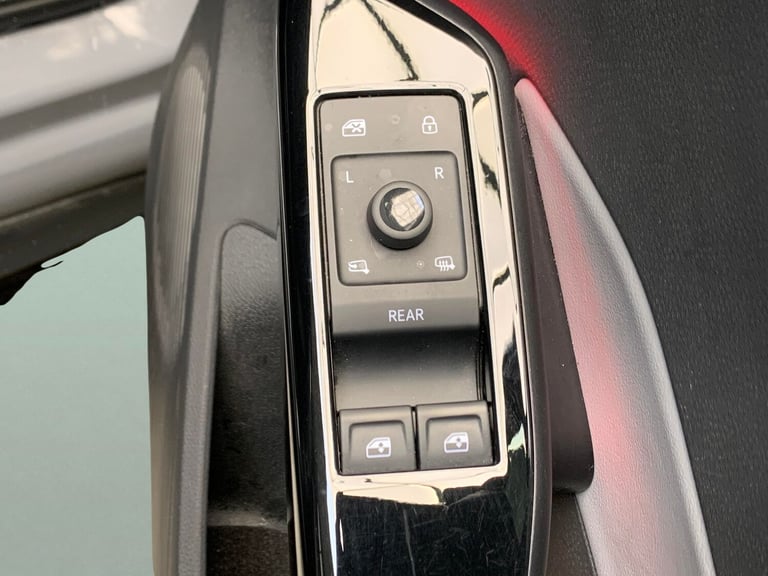 2021 Volkswagen ID.3 Pro S 77kWh Tour Hatchback 5dr Electric Auto (204 ps) - ASSISTANCE PACK - B ...