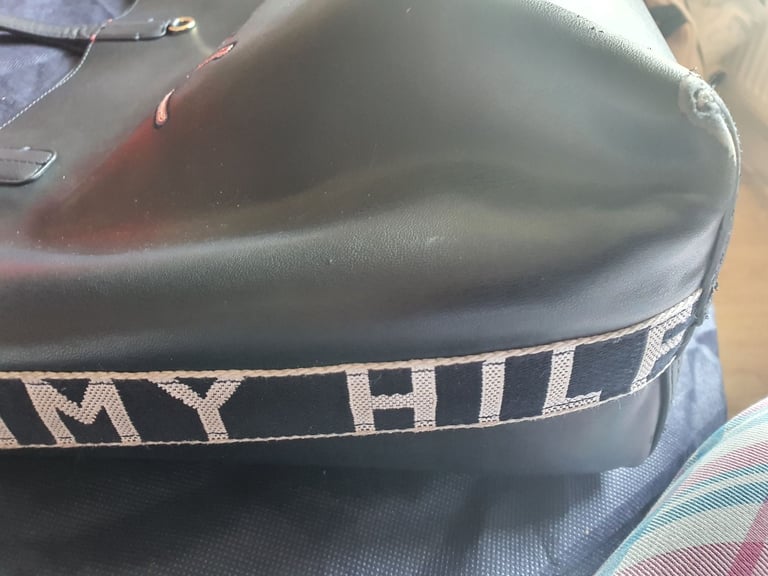 Tommy hilfiger bag good condition 