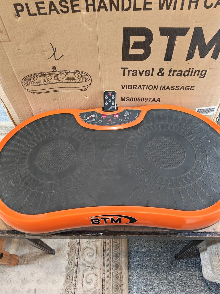 BTM FITNESS VIBRATION MASSAGE PLATE 