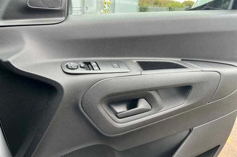 2024 Vauxhall Combo Electric 52kWh Prime Panel Van 5dr Electric Auto SWB (7.4kW Charger) (136 ps)...