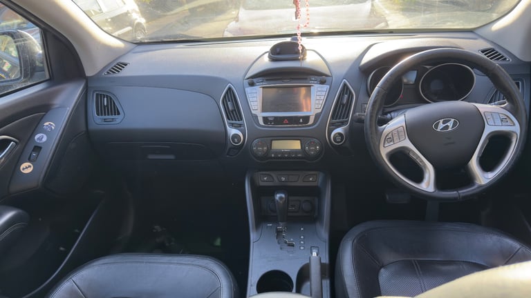 Urgent sale Hyundai ix35  Premium automatic 