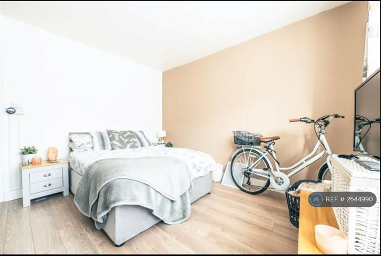 2 bedroom flat in Dorval Manor, Southampton, SO15 (2 bed) (#2644990)