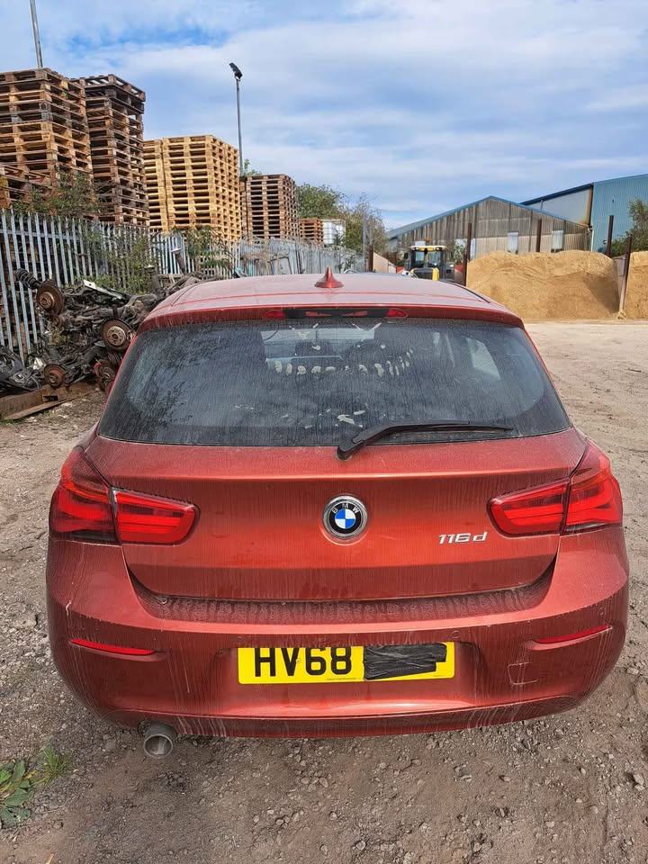 BMW 116D SE LCI F20 BREAKING PARTS SUSPENSION MIRROR DOOR AIRBAG KIT HEAD UNIT TAILGATE BUMPER