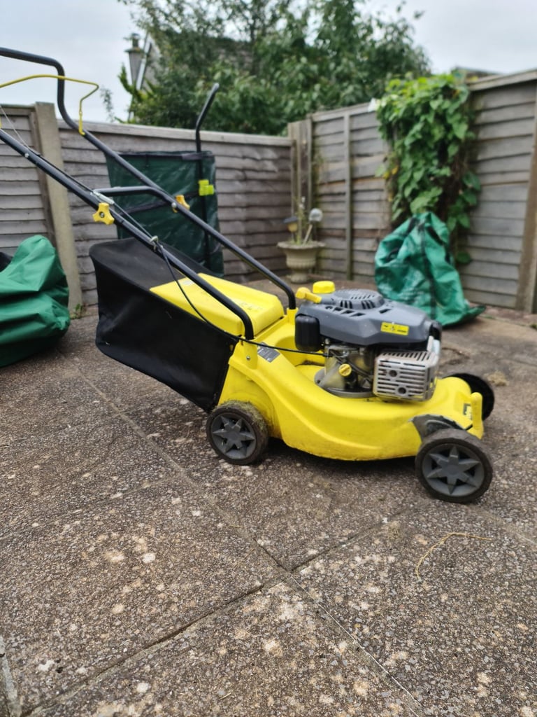 Challenge XSS40E Lawnmower