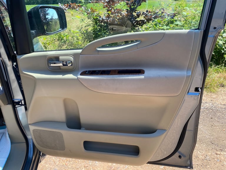 2008 Nissan Serena 2.0 VVI-T PETROL 8 SEATS MPV Petrol