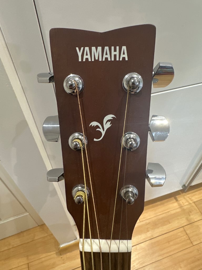 Yamaha F310 Acoustic Guitar