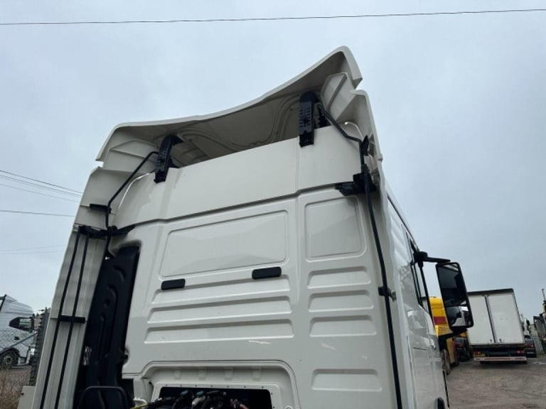 MAN TGX 26.460 6x2 MID LIFT SLEEPER CAB TRACTOR UNIT