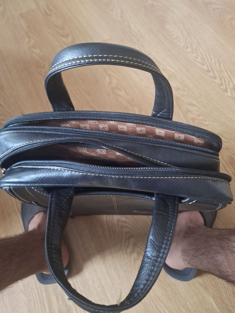 Black Leather Laptop / Document Bag — Excellent Condition