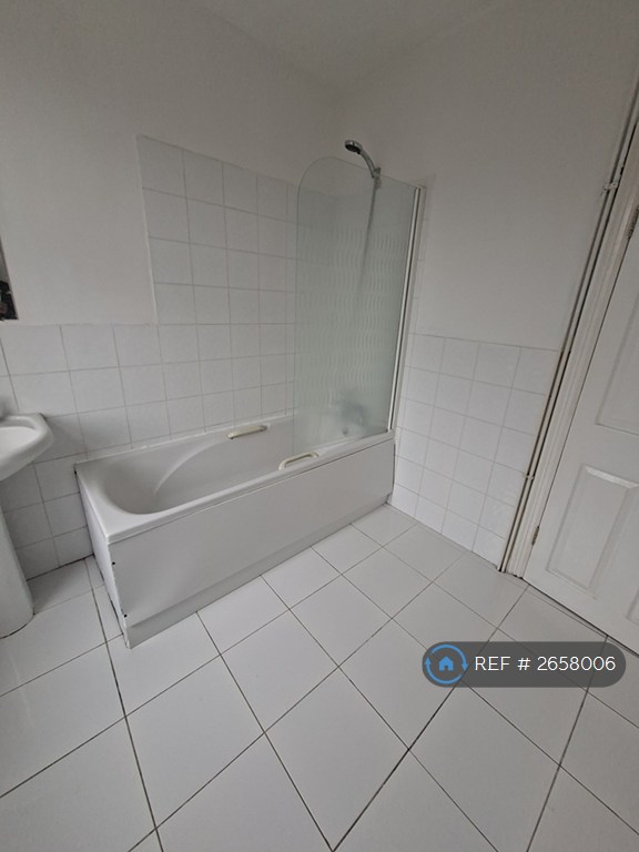 2 bedroom house in Congress Street, Leeds, LS12 (2 bed) (#2658006)