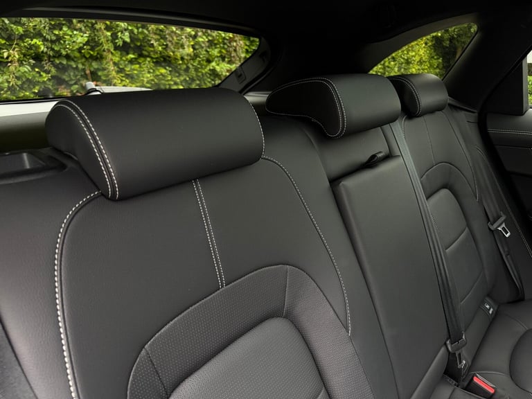 2024 Jaguar F-Pace 2.0 D200 MHEV R-Dynamic SE Black SUV 5dr Diesel Auto AWD Euro 6 (s/s) (204  ES...