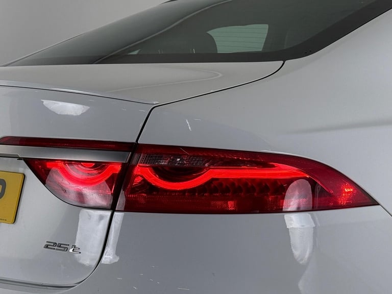 2018 Jaguar XF 2.0i [250] R-Sport 4dr Auto SALOON PETROL Automatic