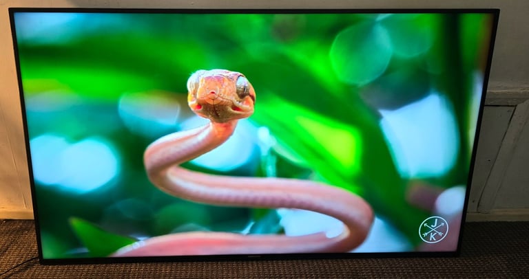 Smart TV 4k UHD 65 inch Fully Working order 