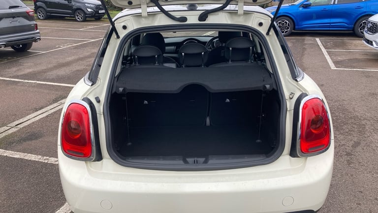 2016 MINI Hatch 1.5 Cooper 5dr Petrol Hatchback Hatchback Petrol Manual